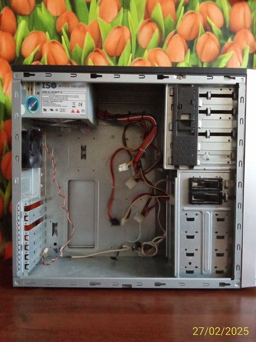 Корпус компьютерный с блоком питания