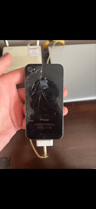 Iphone 4s z ladowarka