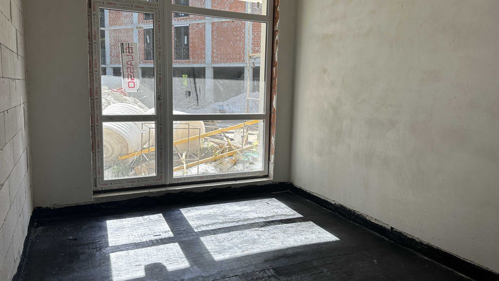 Продаж 2-к квартири + власне патіо, площа: 72.2 м², Брюховичі