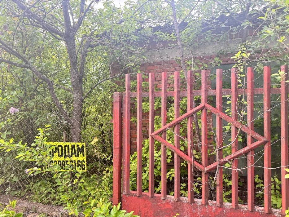 Продам капітальну будівлю на ділянці 6 сот.