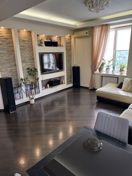 ЦЕНТР продам 3кімнатну квартиру 64 м² вул. Воскресенська