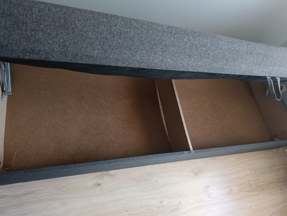 Tapczan dobrym stanie za tzw czekolade