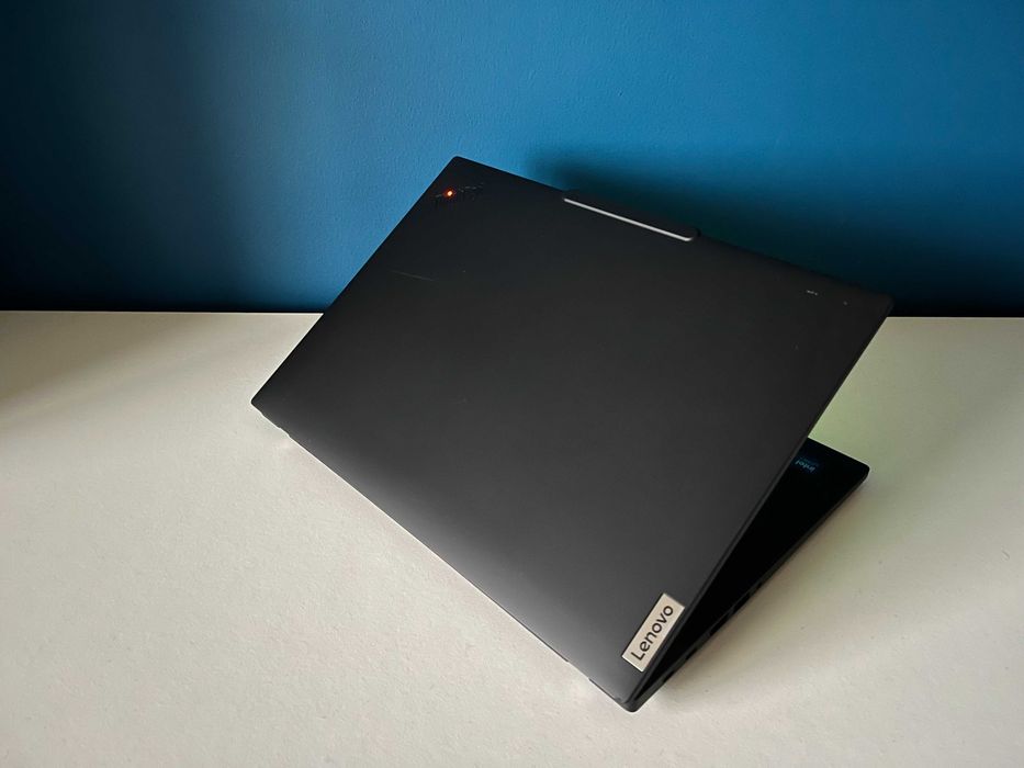 ThinkPad T14 Gen 5 - Intel Ultra 5 135U/32GB/512GB/Garantia