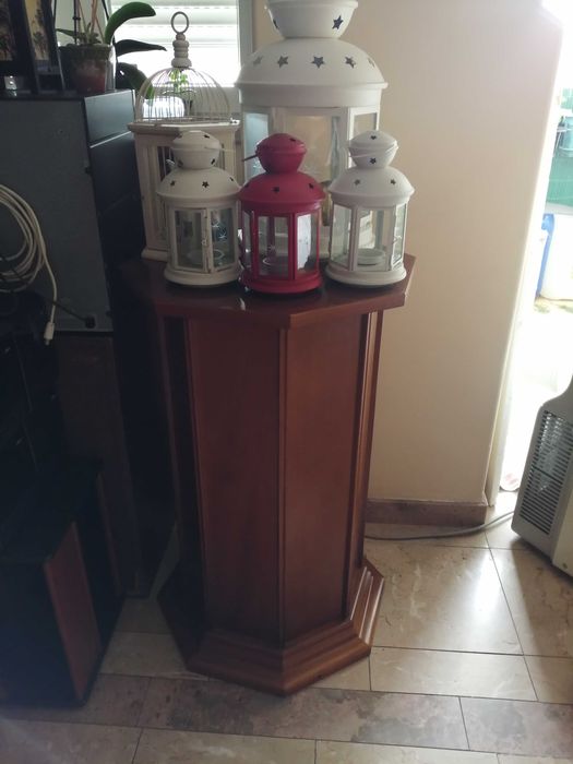 Conjunto de madeira cor de mel e tampo de vidro