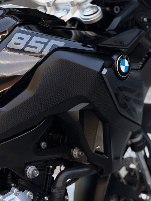 BMW F850GS - Triple Black! Full Extras!