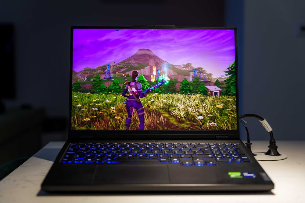 Portátil Gaming Lenovo Legion Pro 7 16IRX9H – RTX 4080 / i9 / 32GB / 1.5TB SSD