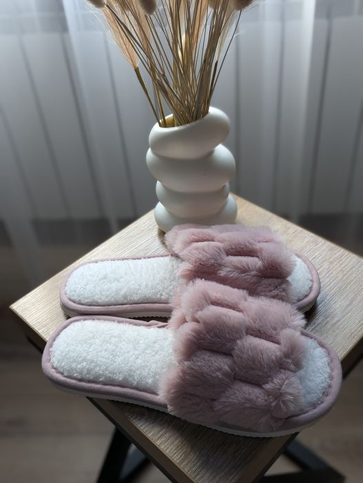 Хатні тапочки жіночі