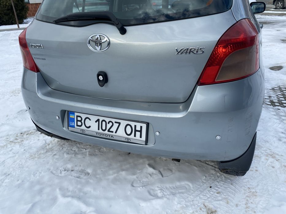 Продам toyota yaris