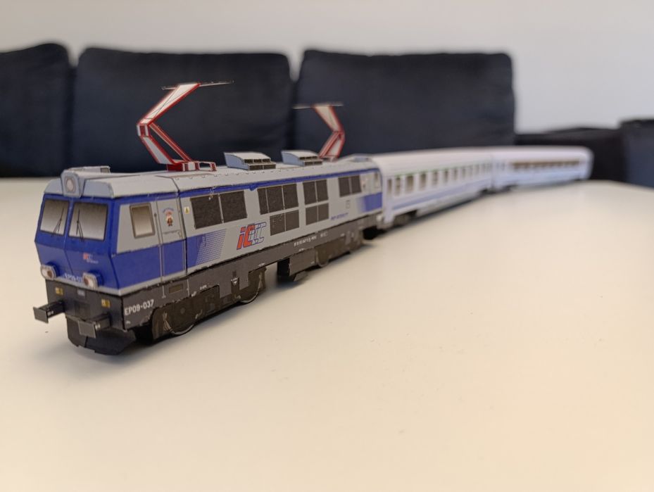 Model kartonowy EP09 nowe malowanie IC PKP Intercity zabawka pociąg ex