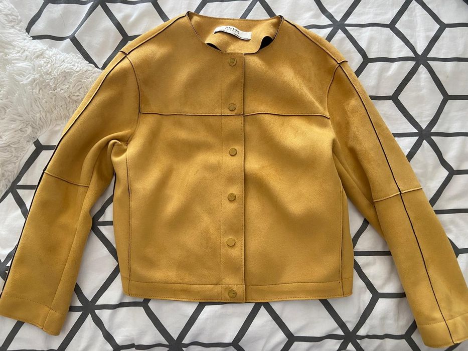 Casaco em pele de camelo amarelo da zara