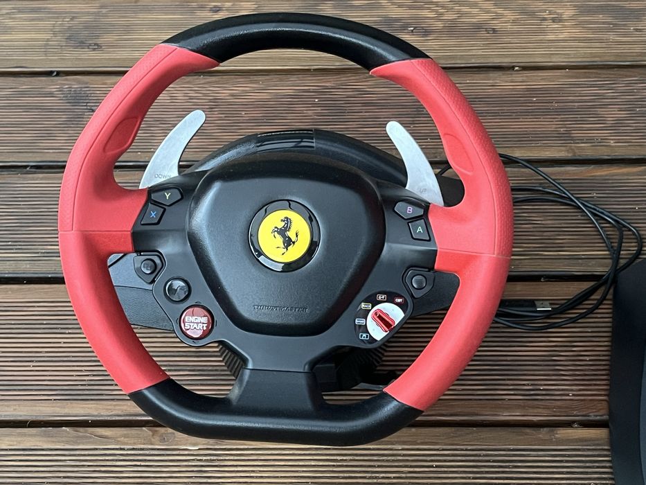 Prawie nowa na gwarancji Kierownica thrusmaster ferrari 458 spider racing
