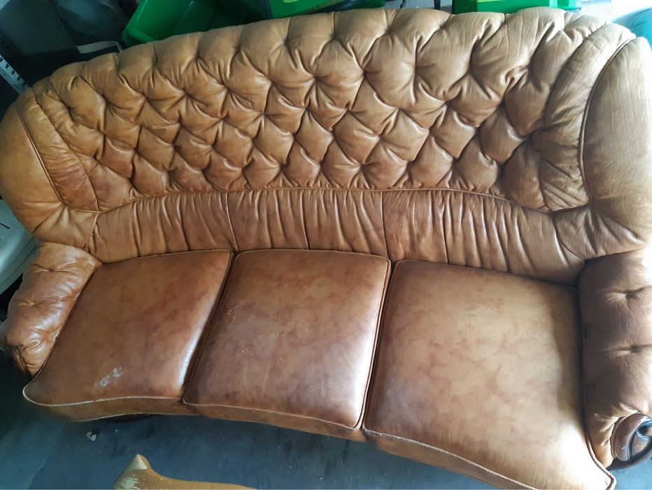 Шкіряний класичний диван