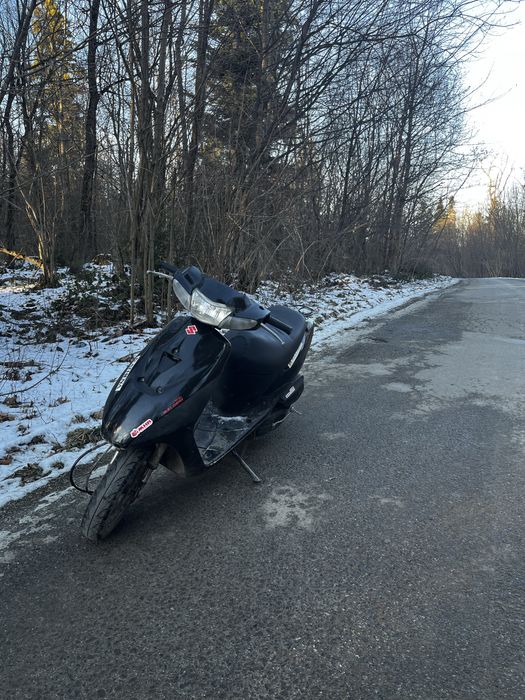 Скутер Suzuki Lets 2 Бабочка