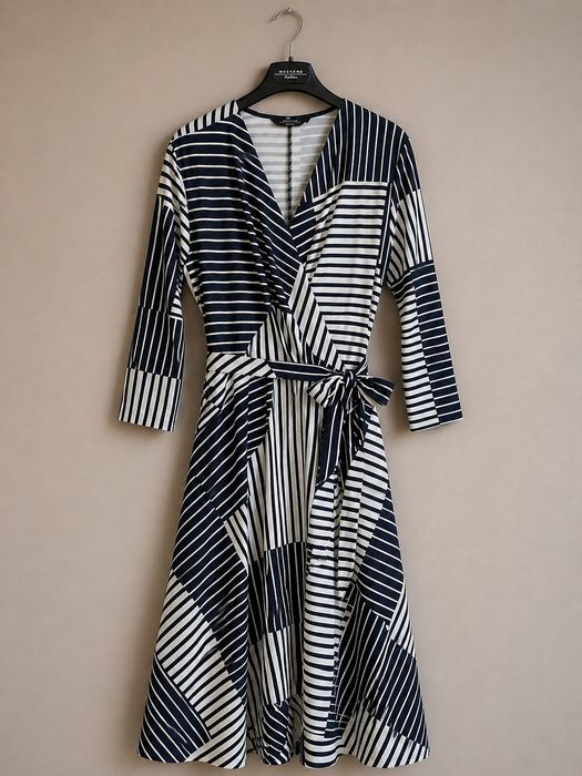 Нова сукня Weekend Max Mara