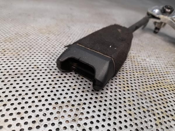 Encaixe de cinto frente direito OPEL Corsa D