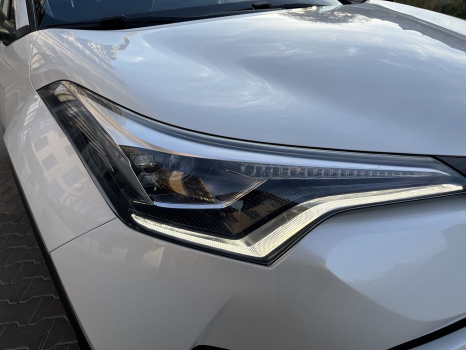 Toyota C-HR 2019 офіційна