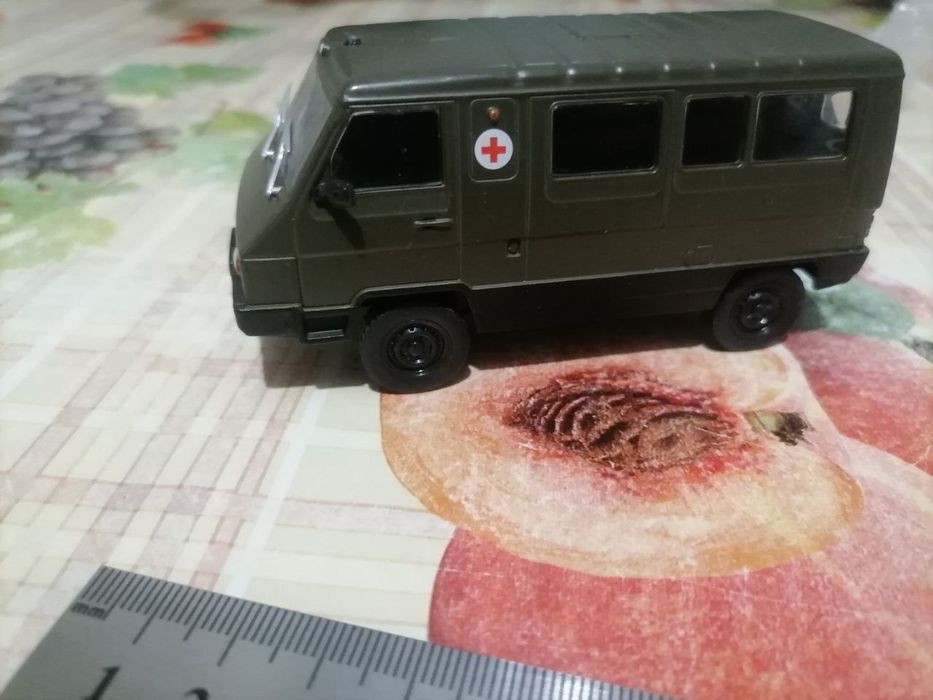 машинка уаз 3972 санітарка