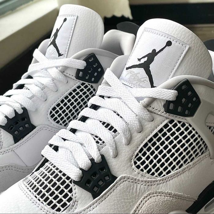 Jordan 4 Retro Military Black R.39