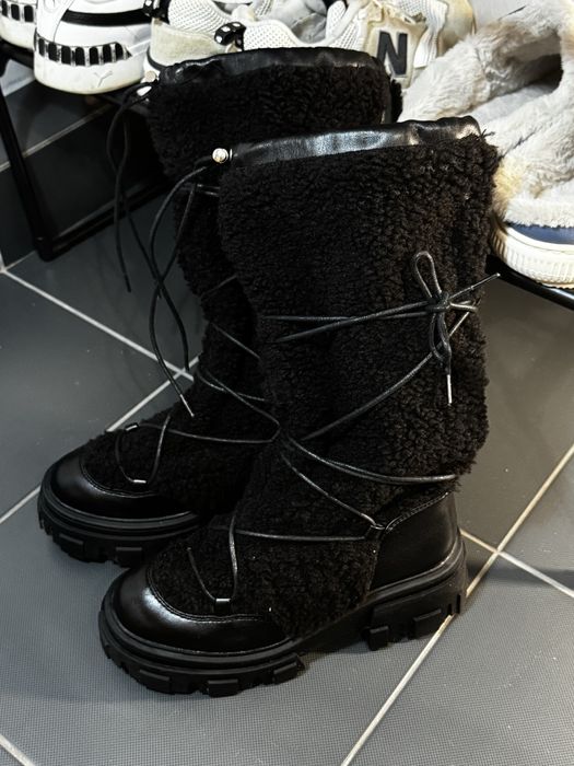 Зимові чоботи, снігоходи, місяцеходи,  черевики