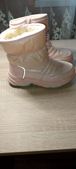 Зимні ботінки на дівчинку