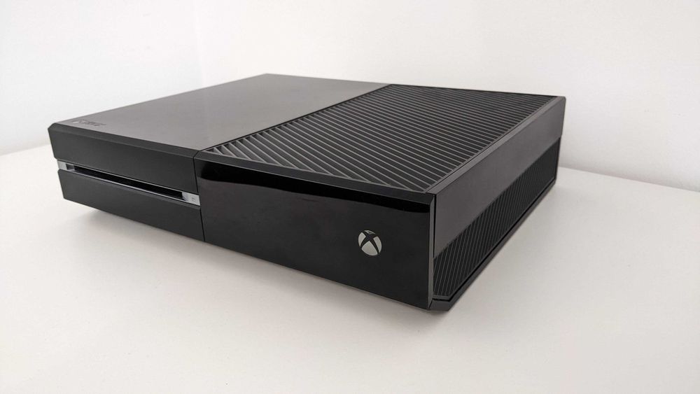 Consola Xbox One 1TB SSD (Upgrade) + Comando