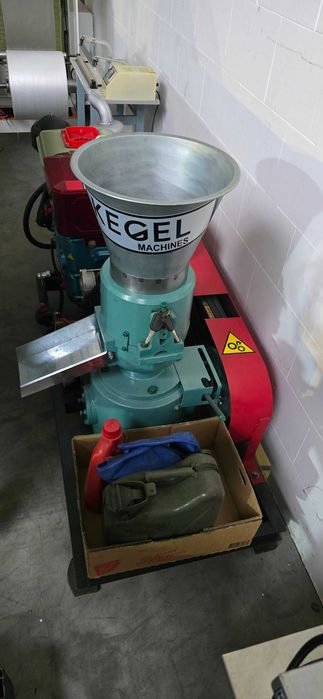 Maszyna do  produkcji pelletu FM 300 z silnikiem diesel nowa gw. fv