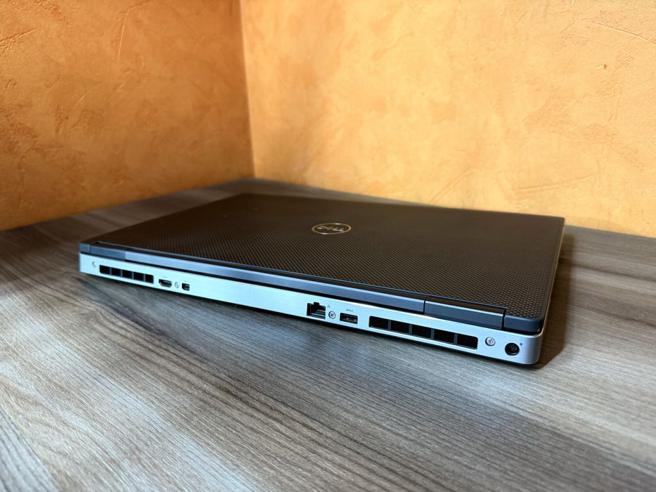 Потужний Dell Precision 7740(i7-9850/16/RTX3000/256/FHD IPS 17.3)