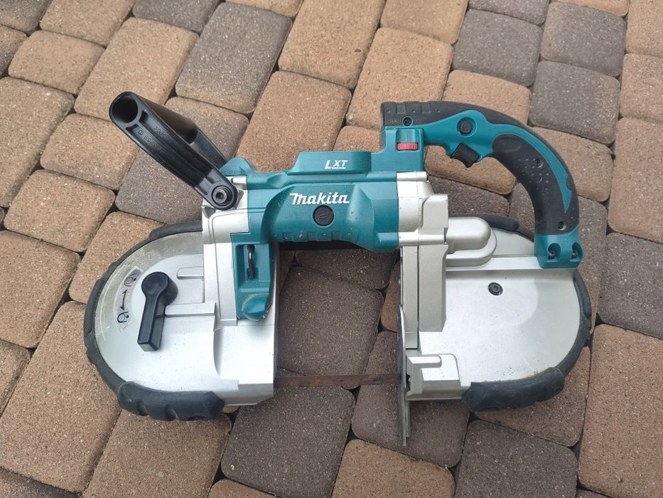 Pilarka taśmowa Makita DPB180