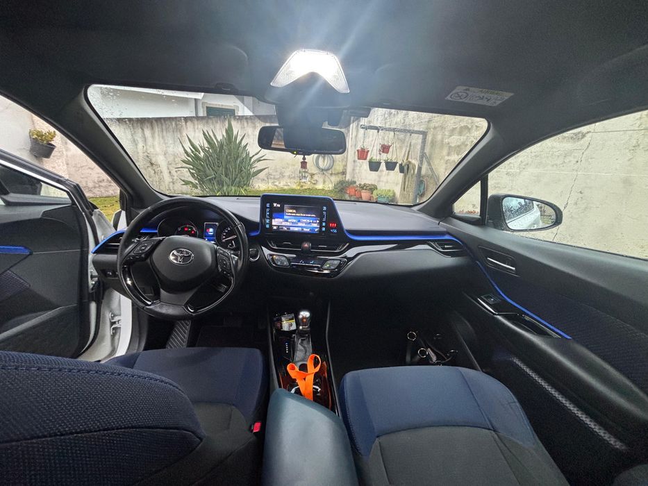 Toyota C-HR 1.8 HSD Comfort | Híbrido | Automático