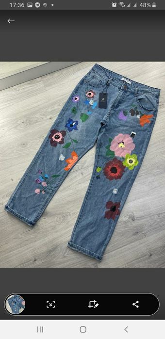 Фирменные джинсы