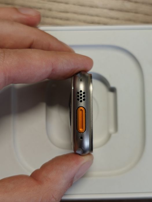 Apple Watch Ultra 2 Titanium 49mm