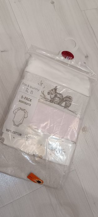 Nowy zestaw body, 5 sztuk rozmiar 74