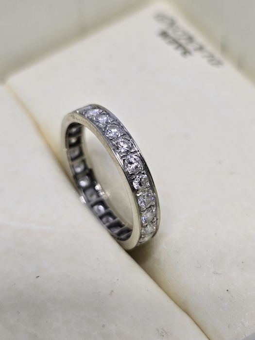 Золотое кольцо с бриллиантами 1,01 ct