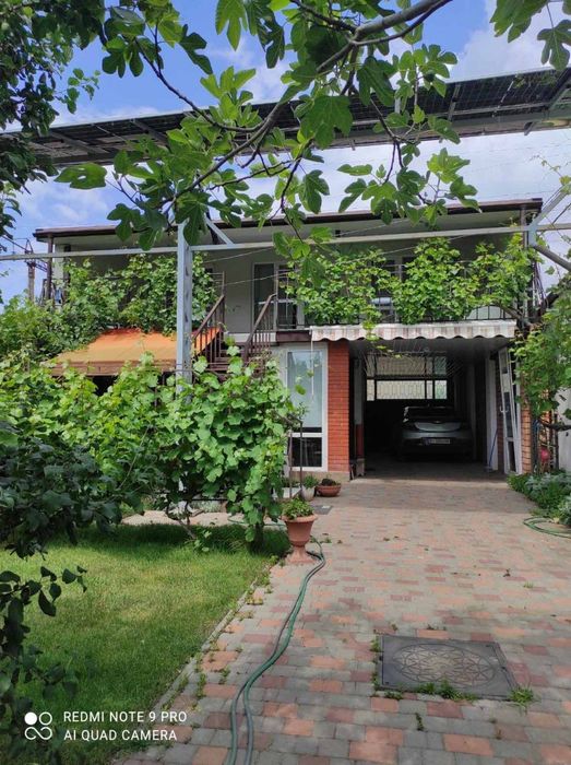 Здається дача(цілком) Кароліно-Бугаз, 650м від моря. Автономна сонячна електростанція. 5000грн.