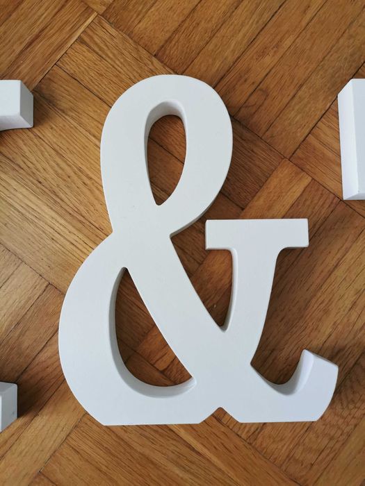 Drewniane, białe litery na ślub