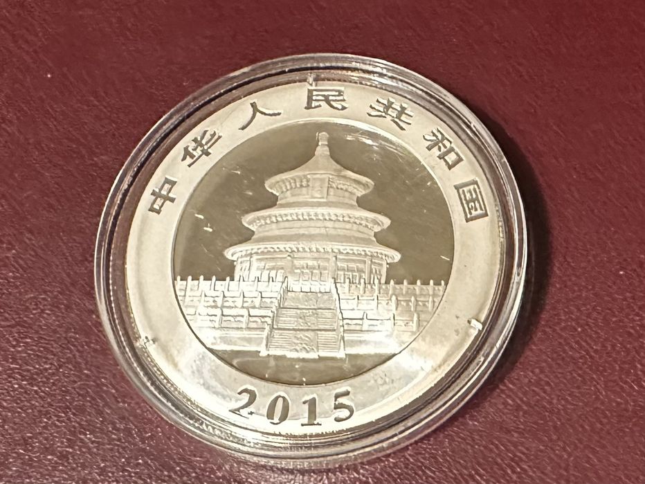 Инвестиционная монета Китая панда 10 юаней 2013 и 2015 год.