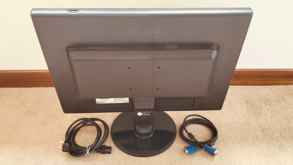 Monitor LG 22" Flatron W2241S