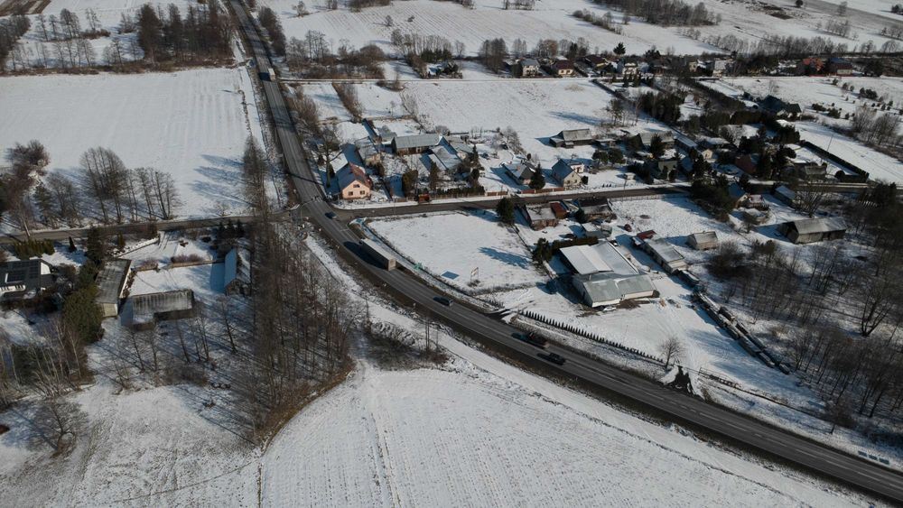 Utwardzona działka usługowo-przemysłowa przy DK50