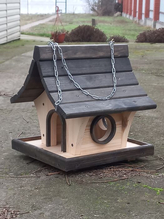 Кормушка для птиц деревянная
