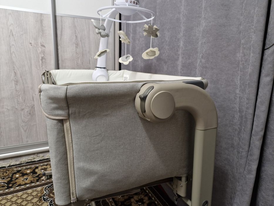 Дитяче ліжко Chicco + дитячий мобіль