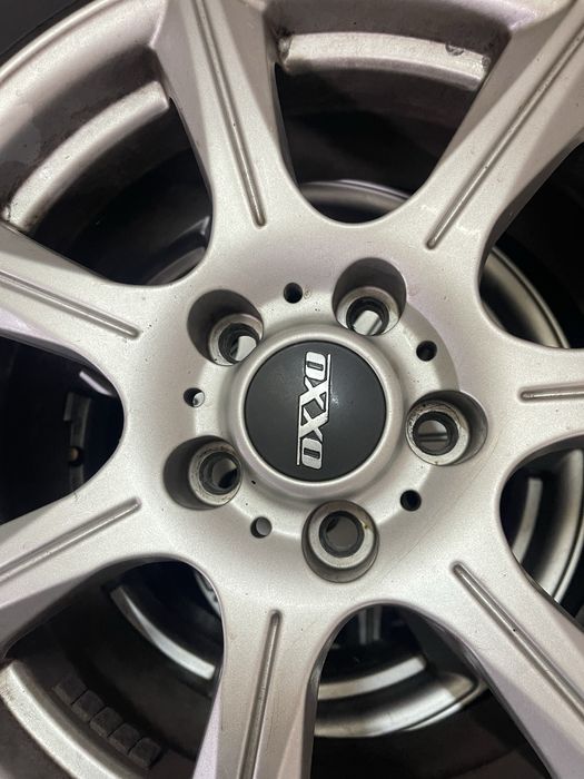 Jantes com pneus 5 furos