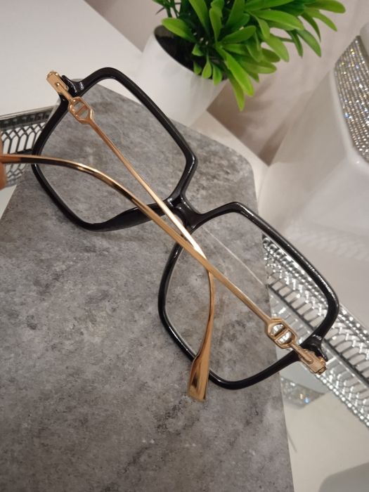 Okulary zerówki blokują niebieskie swiatlo