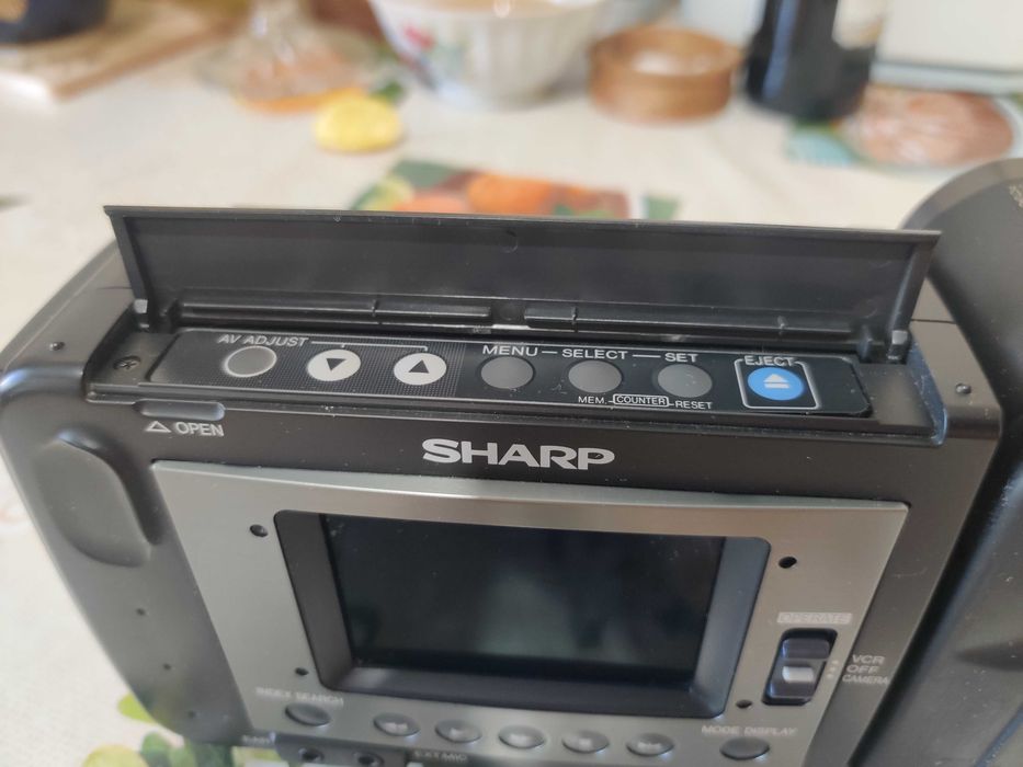 Sharp VL-E 30S відеокамера касетна