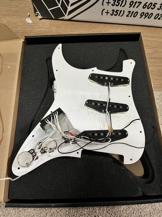Fender Stratocaster MIJ 1988 (E-Series) FujiGen + Case Tweed + Eletrónica Original