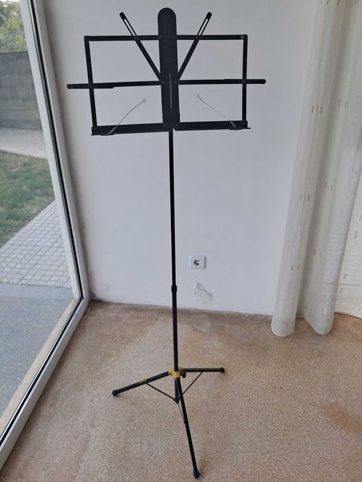 Stand tripe musica hercules como novo