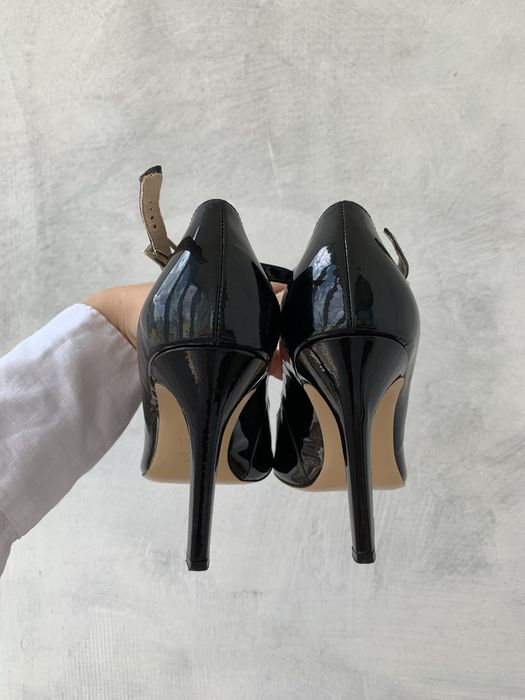 Шкіряні лакові лодочки Hogl, схожі на Kachorovska