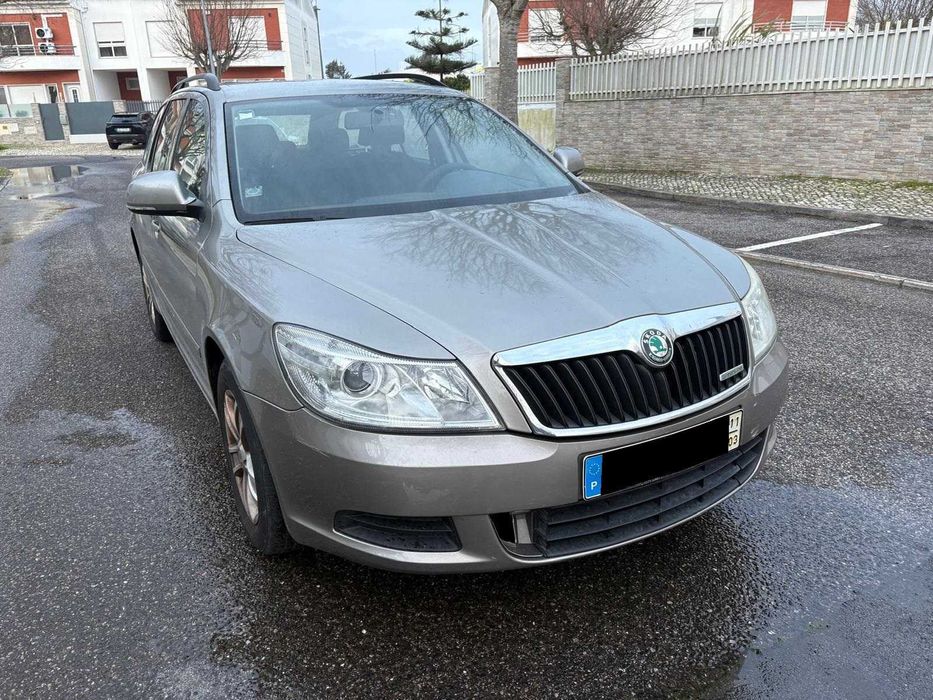 Skoda Octavia Break 1.6 TDi Greenline Conforto | Financiamento disponível