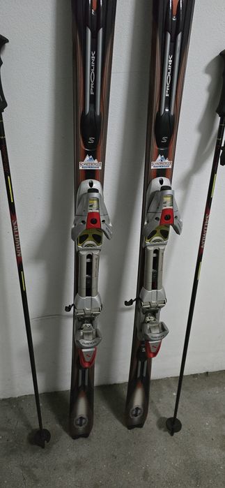 Selling ski set64285711730947121