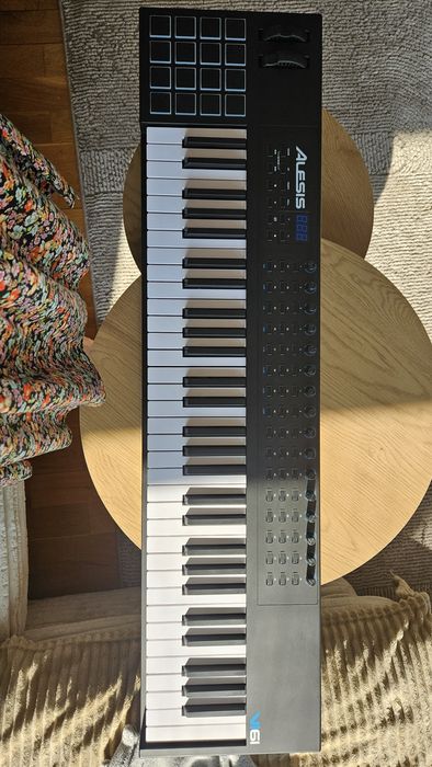 ALESIS V161 klawiatura sterująca MIDI