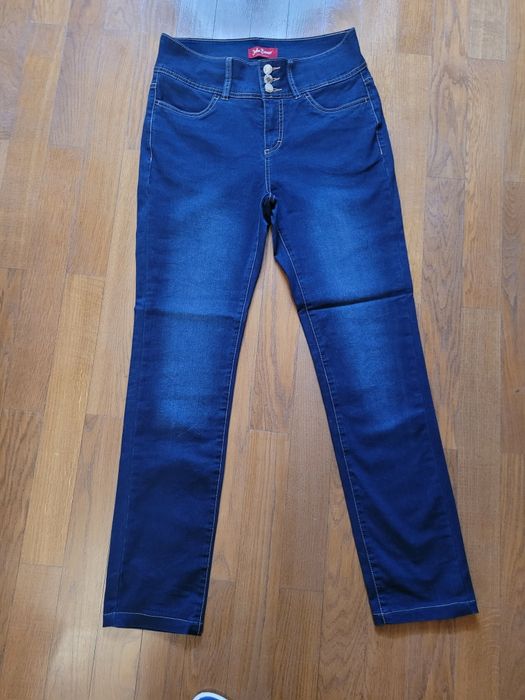 Sprzedam spodnie jeansowe damskie John Baner rozm. 40